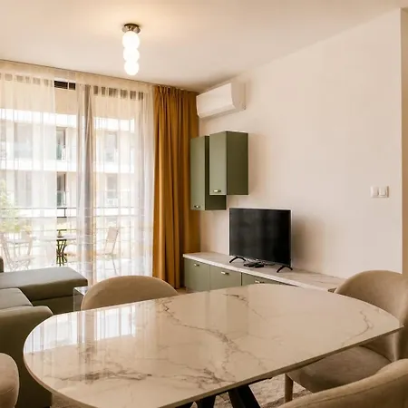 Luxury Azur Panorama | Beach, Pools, & Panoramic Views Апартамент Варна