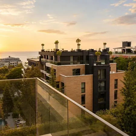 Апартамент Luxury Azur Panorama | Beach, Pools, & Panoramic Views Варна
